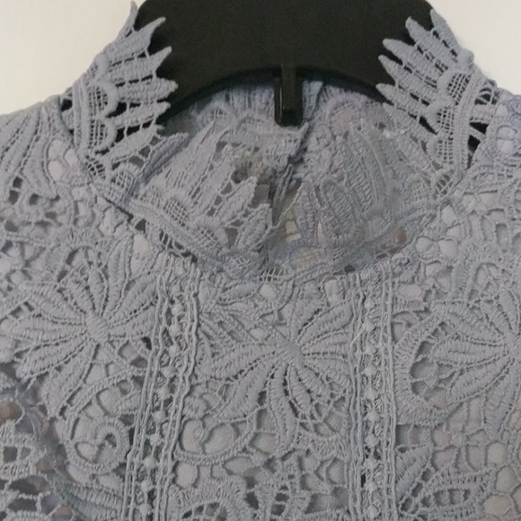 Lavender lace dress - Picture 2 of 8